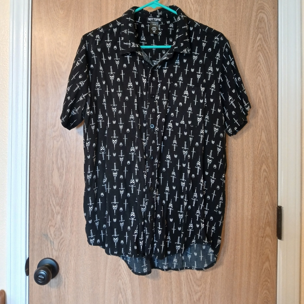 Hot Topic Skull and Dagger Button Up